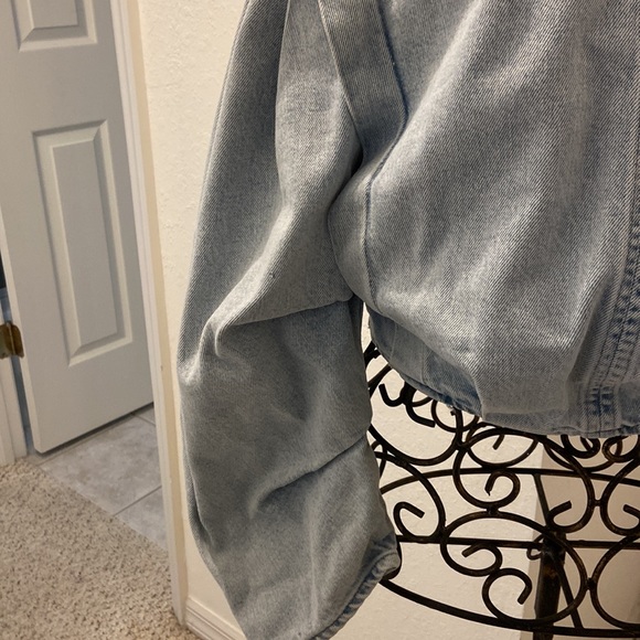 ZARA GREAT PRE/USED CONDITION LONG SLEEVE DENIM CROP TOP SIZE MEDIUM. - Picture 3 of 7